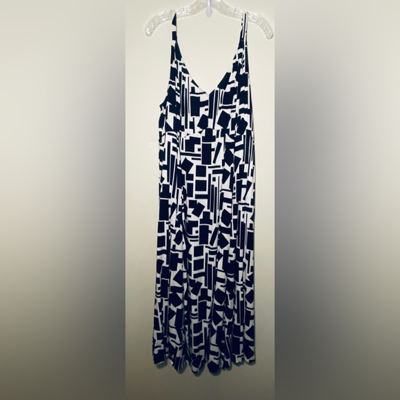 Torrid Black and White Abstract Midi Dress Size 3 - Picture 11 of 11